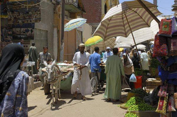 EGLXR - Luxor - Souks - Egypt Tourist Authority.jpg